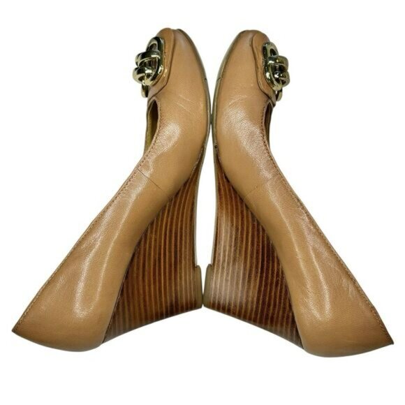 Nine West Stacked Wedge Heel Leather Pumps Camel Tan Gold Tone Hardware Size 6M - Picture 9 of 15